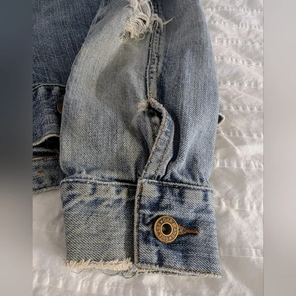 GAP Denim Jean Jacket Medium Wash Distressed Look - Cotton - Picture 7 of 9